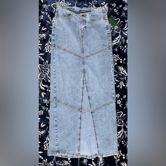 NWT! Wild Fable Mid-Rise Chevron Denim Maxi Skirt - Picture 5 of 10